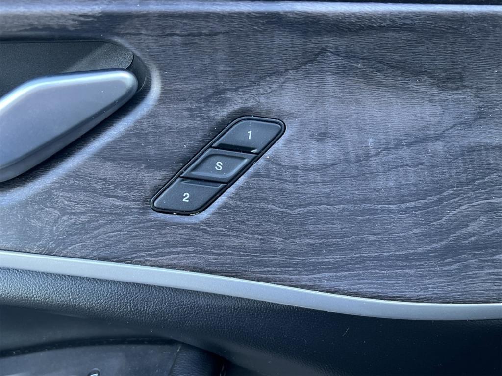 used 2022 Jeep Grand Cherokee L car, priced at $28,000