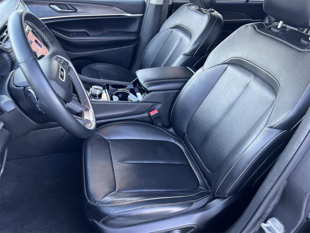 used 2022 Jeep Grand Cherokee L car, priced at $28,000