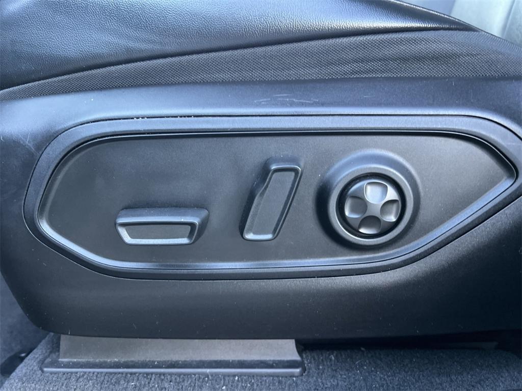 used 2022 Jeep Grand Cherokee L car, priced at $28,000