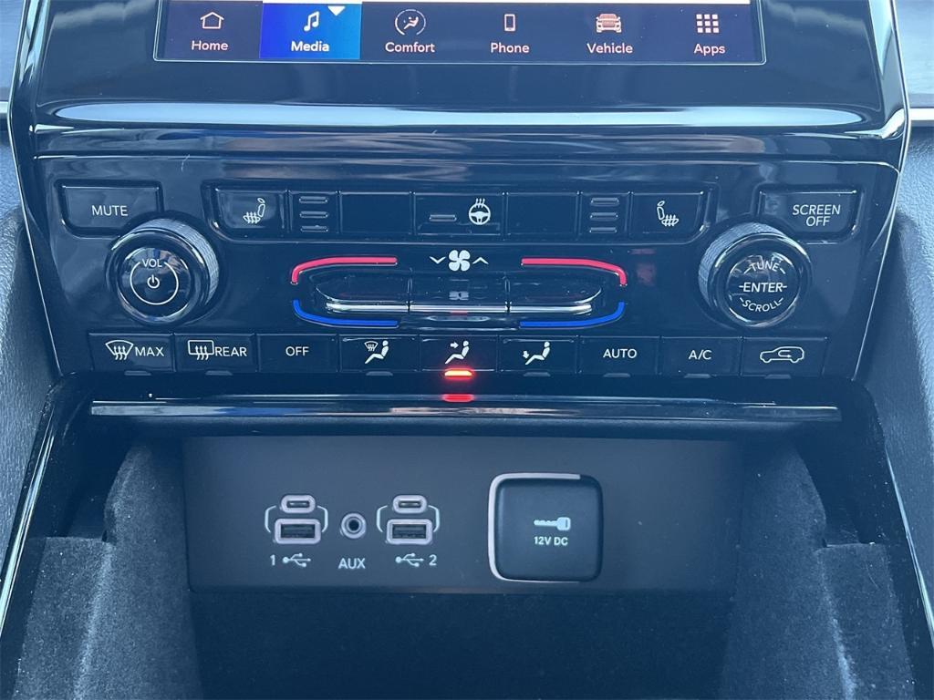 used 2022 Jeep Grand Cherokee L car, priced at $28,000