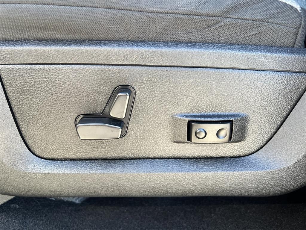 used 2023 Ram 1500 Classic car, priced at $25,000