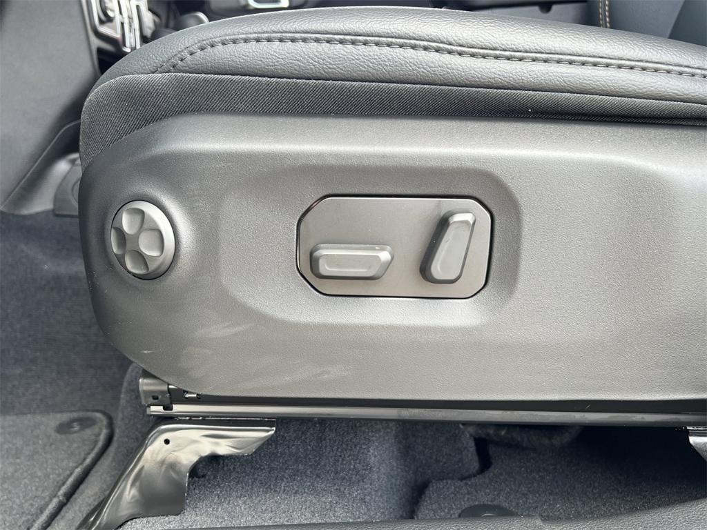 new 2025 Jeep Gladiator car, priced at $48,685