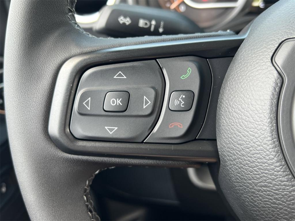 new 2025 Jeep Gladiator car, priced at $48,685