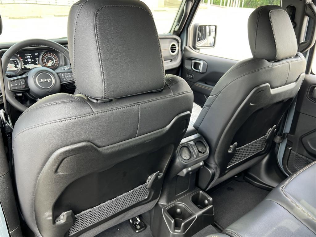 new 2025 Jeep Gladiator car, priced at $48,685