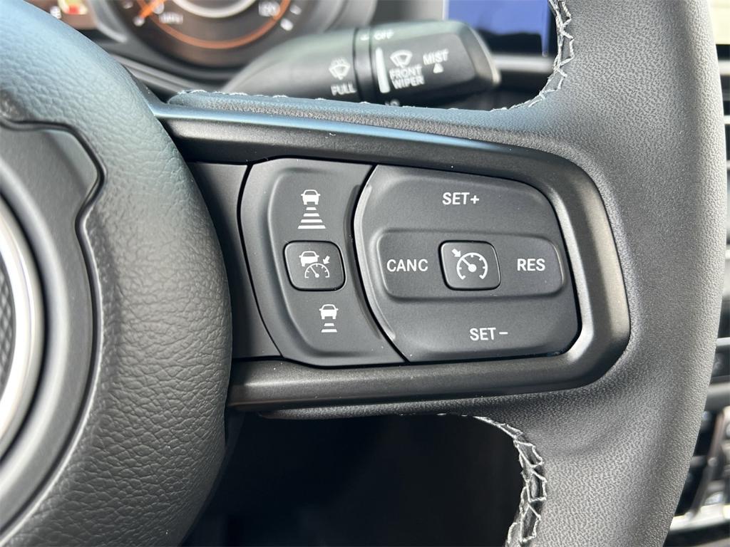 new 2025 Jeep Gladiator car, priced at $48,685