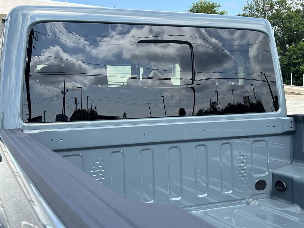 new 2025 Jeep Gladiator car, priced at $48,685