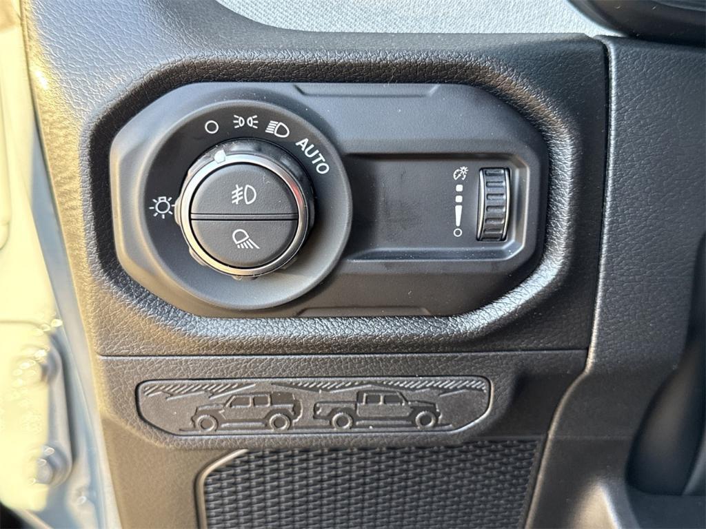 new 2026 Jeep Gladiator car, priced at $52,390