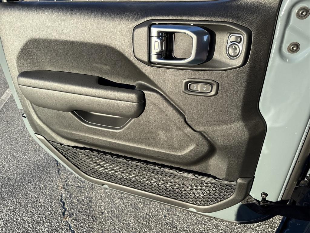 new 2026 Jeep Gladiator car, priced at $52,390