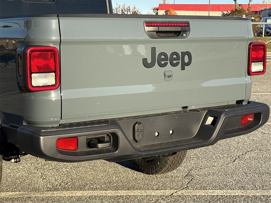 new 2026 Jeep Gladiator car, priced at $52,390