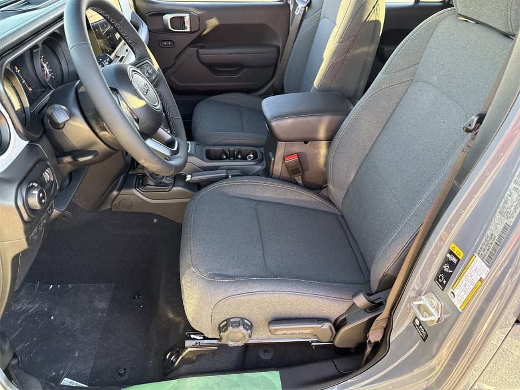 new 2026 Jeep Gladiator car, priced at $52,390