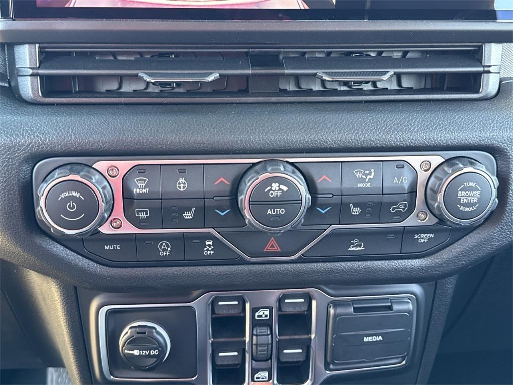 new 2026 Jeep Gladiator car, priced at $52,390