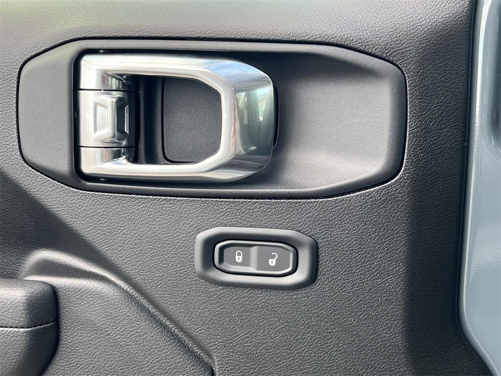 new 2026 Jeep Wrangler car, priced at $44,570