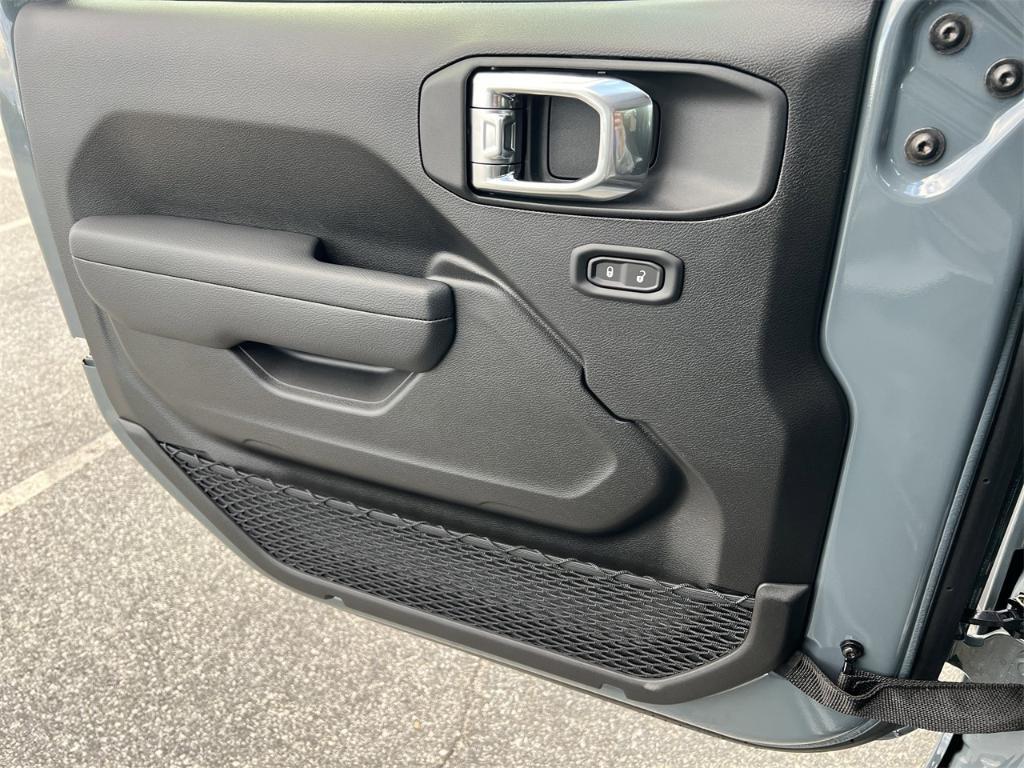 new 2026 Jeep Wrangler car, priced at $44,570