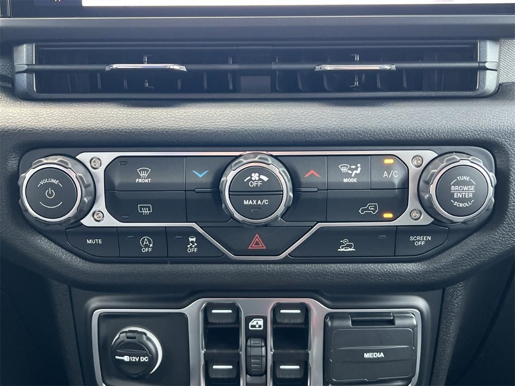 new 2026 Jeep Wrangler car, priced at $44,570