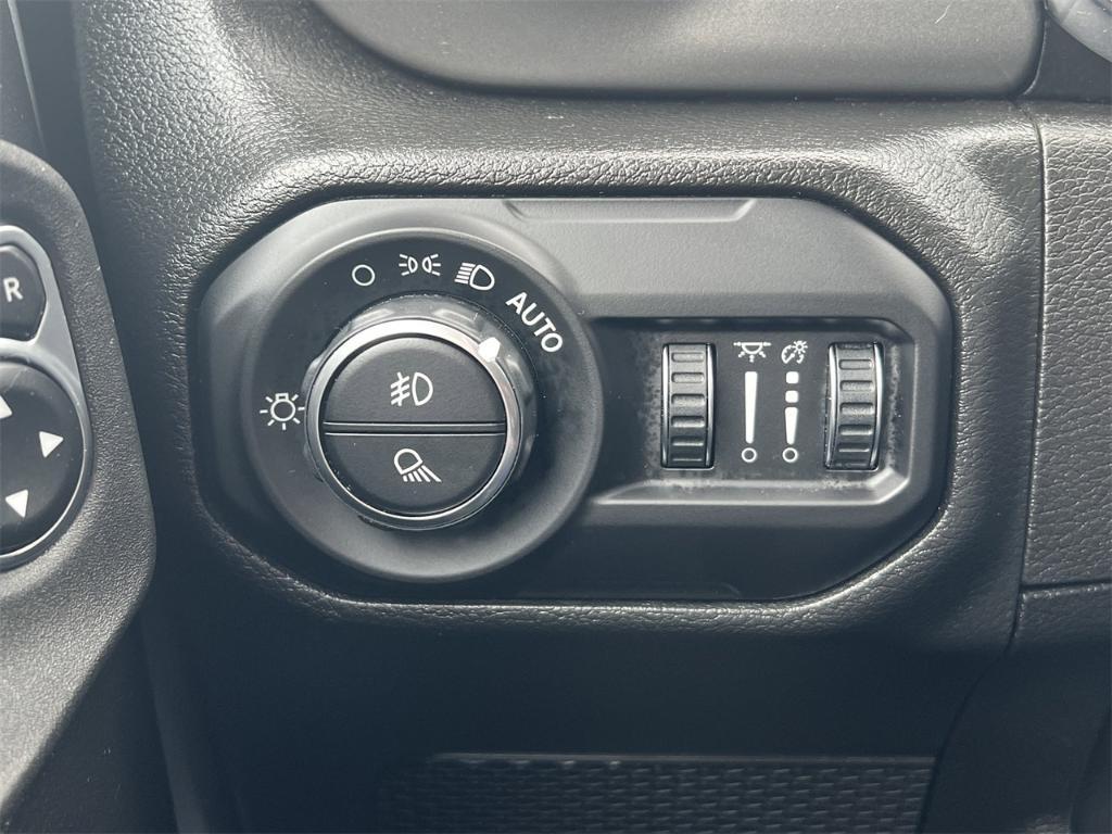 used 2022 Jeep Gladiator car, priced at $31,000