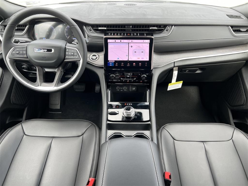 new 2025 Jeep Grand Cherokee car