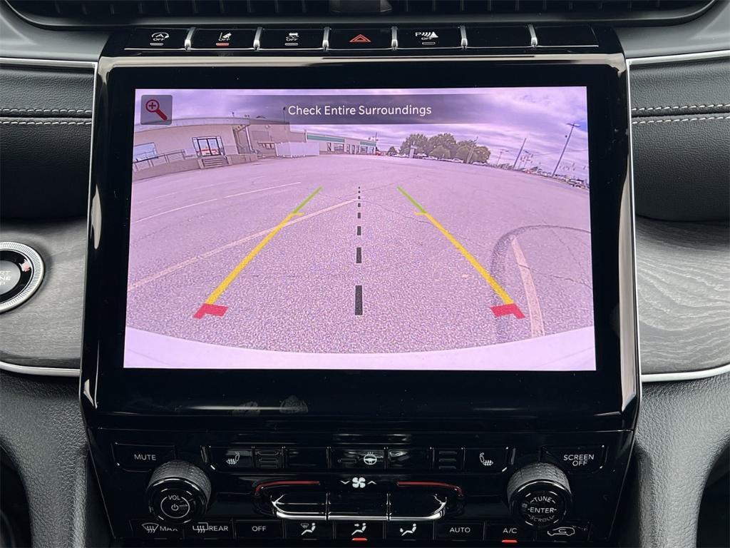 new 2025 Jeep Grand Cherokee car