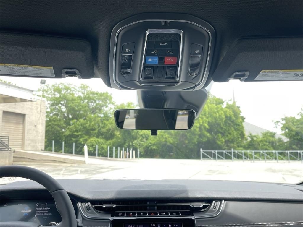 new 2025 Jeep Grand Cherokee car, priced at $41,575