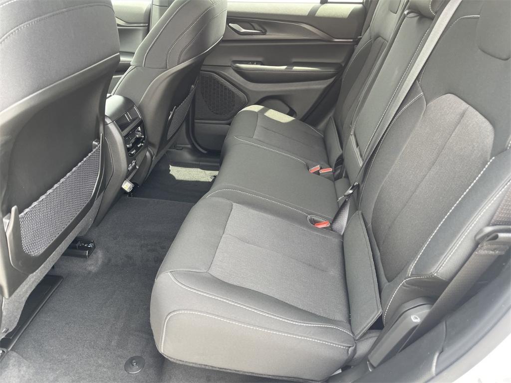 new 2025 Jeep Grand Cherokee car, priced at $41,575