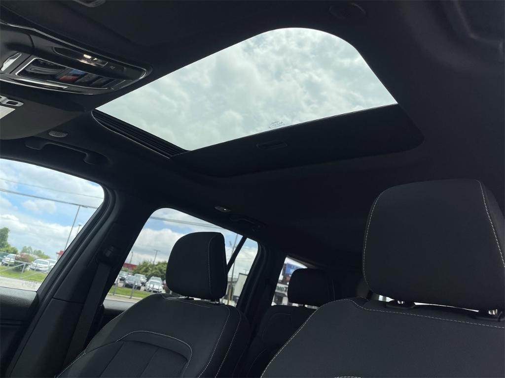 new 2025 Jeep Grand Cherokee car, priced at $41,575