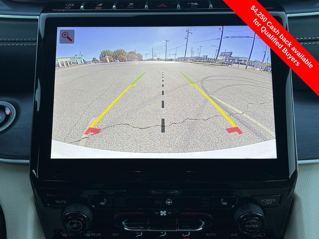 new 2025 Jeep Grand Cherokee car, priced at $44,043