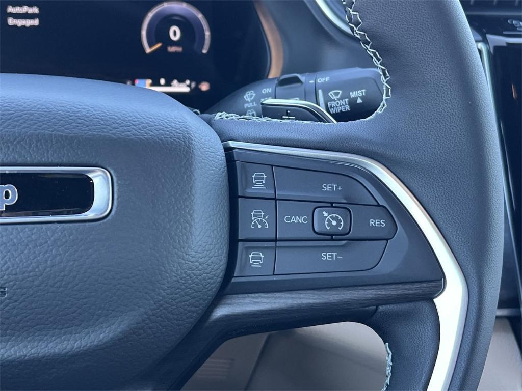 new 2025 Jeep Grand Cherokee car, priced at $49,625