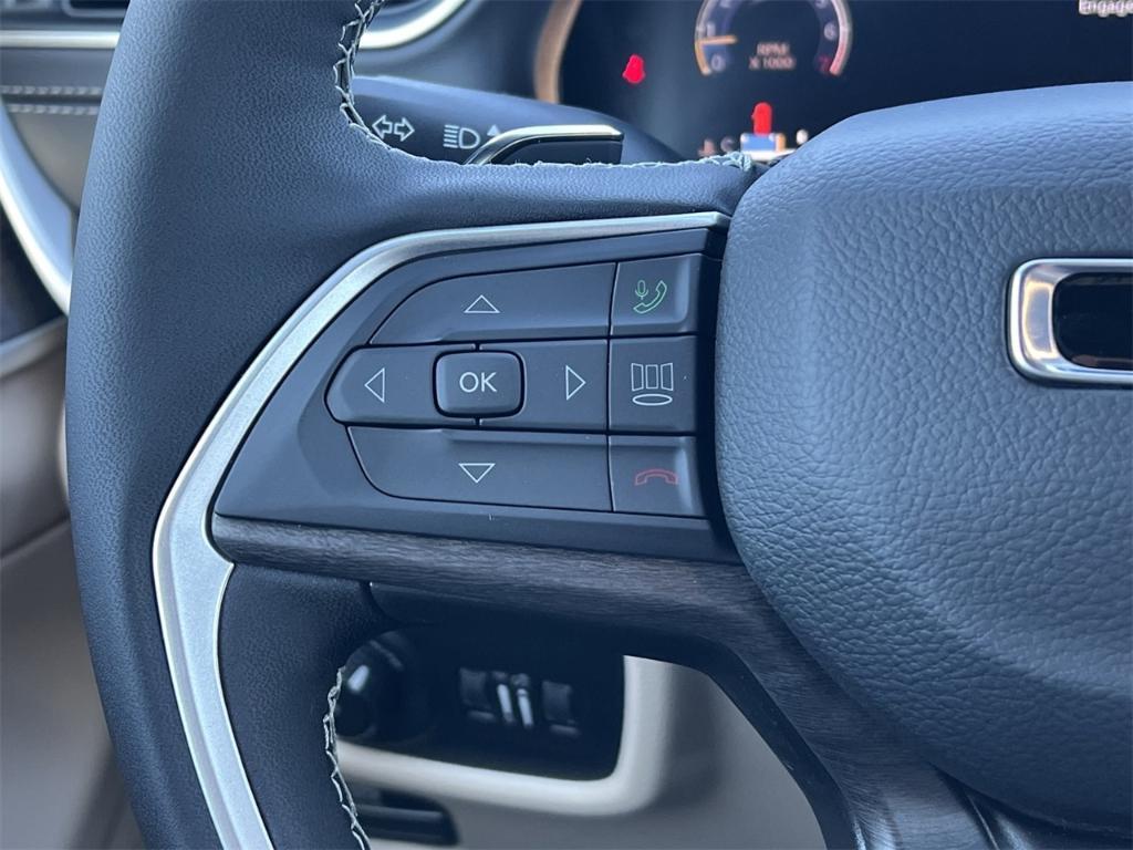 new 2025 Jeep Grand Cherokee car, priced at $49,625