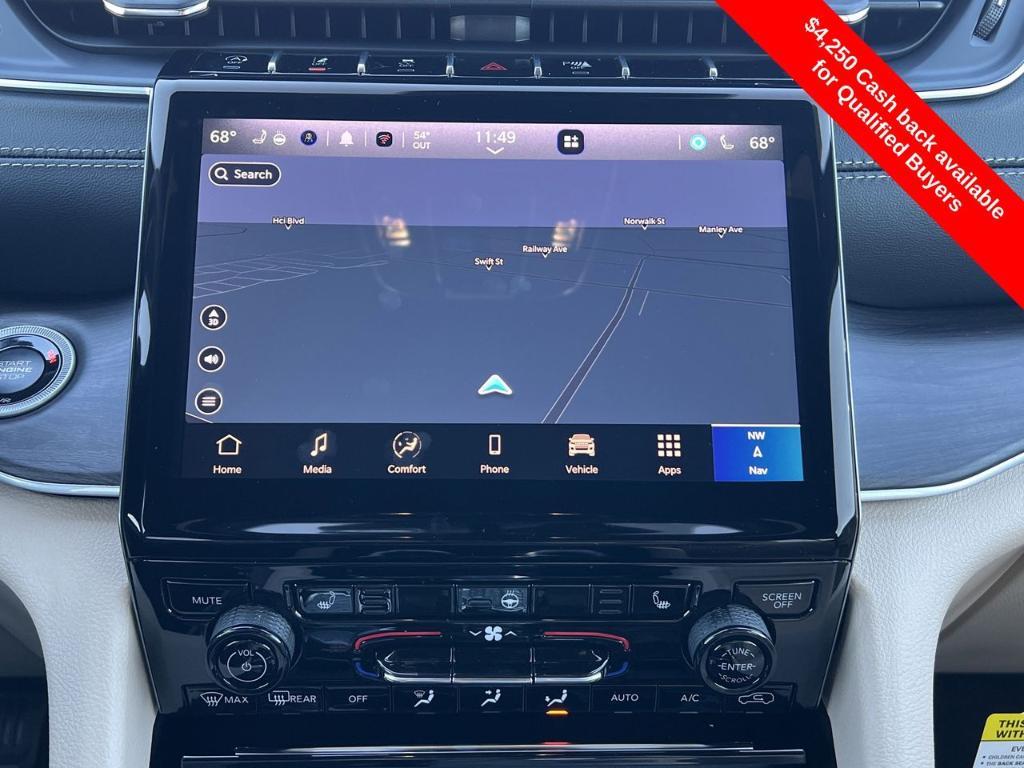 new 2025 Jeep Grand Cherokee car, priced at $44,043