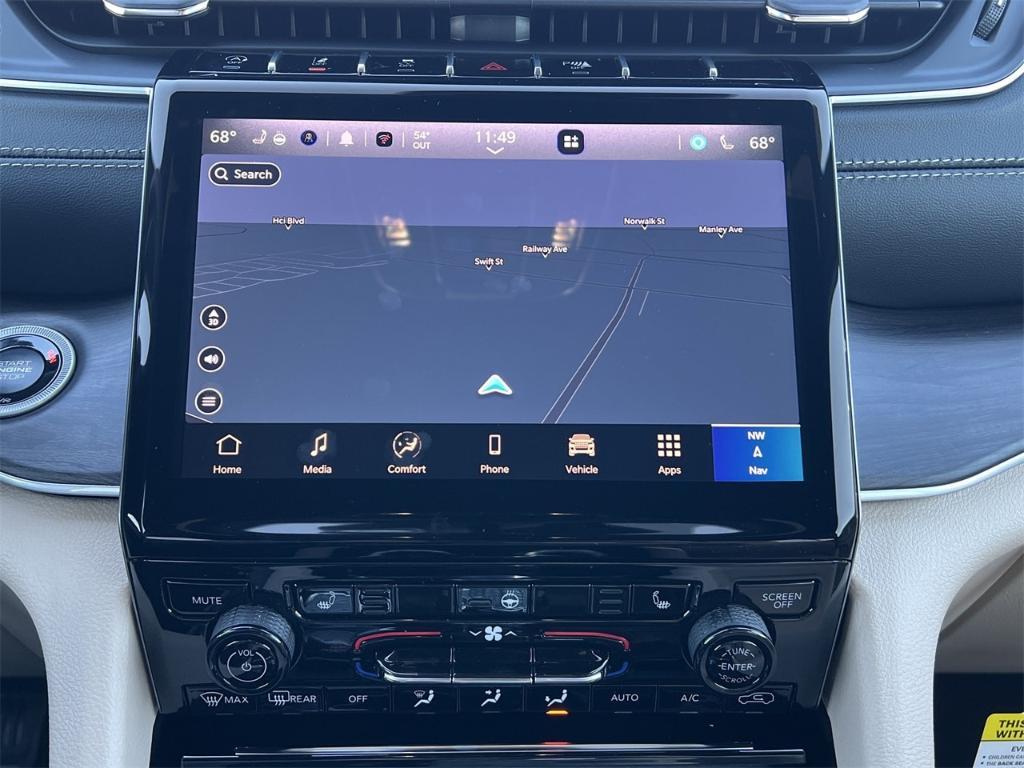 new 2025 Jeep Grand Cherokee car, priced at $49,625