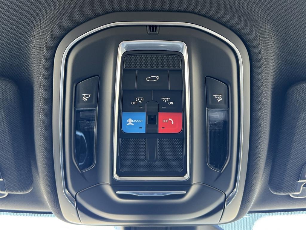 new 2025 Jeep Grand Cherokee car, priced at $49,625