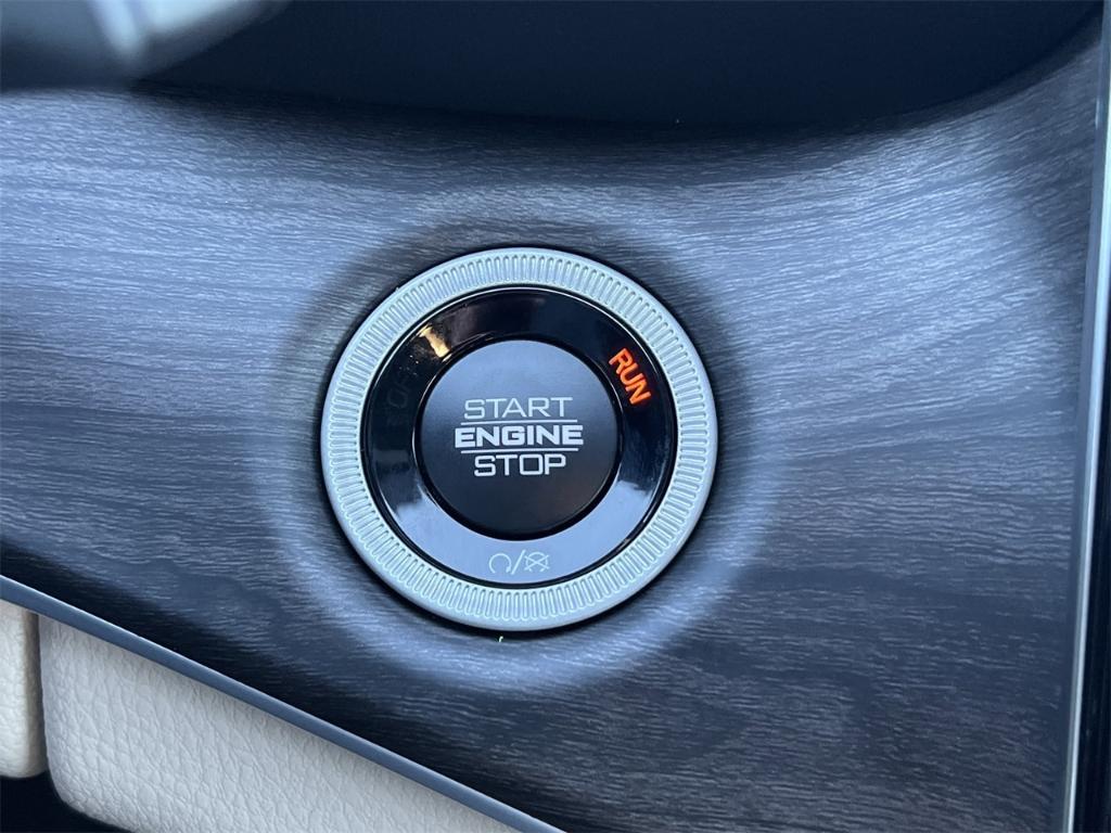 new 2025 Jeep Grand Cherokee car, priced at $49,625