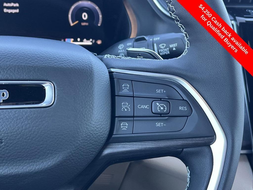 new 2025 Jeep Grand Cherokee car, priced at $44,043