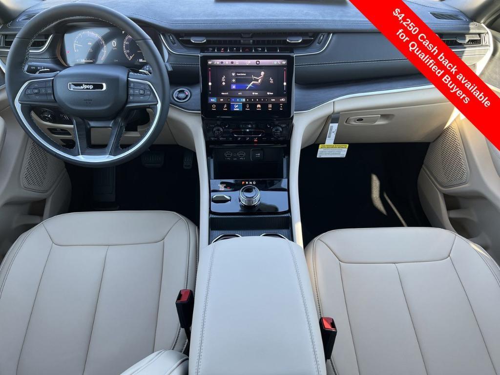 new 2025 Jeep Grand Cherokee car, priced at $44,043