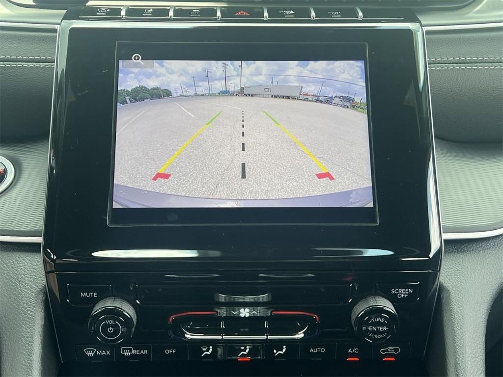 new 2025 Jeep Grand Cherokee car, priced at $40,375