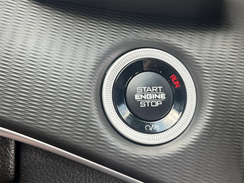 new 2025 Jeep Grand Cherokee car, priced at $40,375