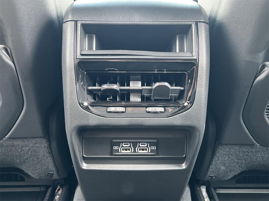 new 2025 Jeep Grand Cherokee car, priced at $40,375