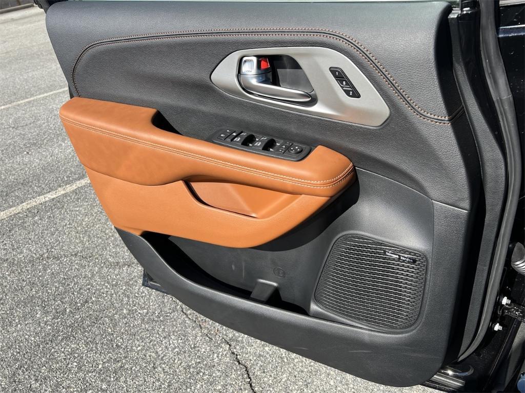 new 2026 Chrysler Pacifica car, priced at $61,225