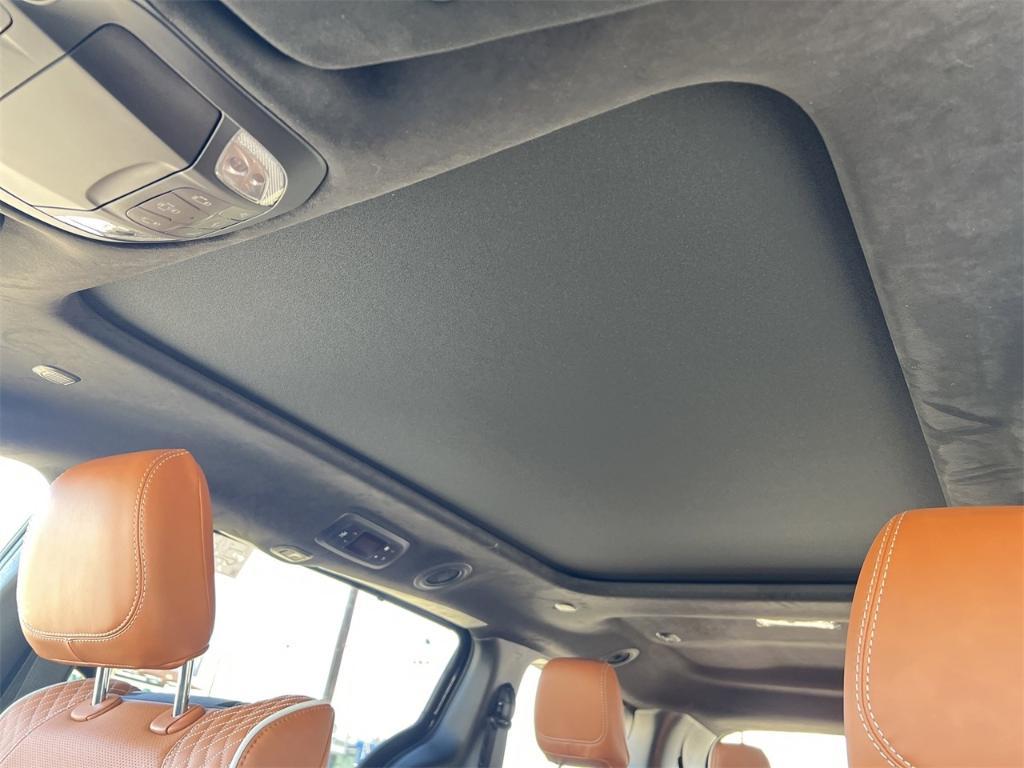 new 2026 Chrysler Pacifica car, priced at $61,225