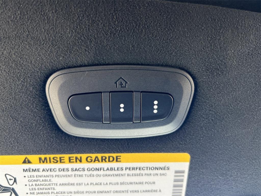 new 2026 Chrysler Pacifica car, priced at $61,225