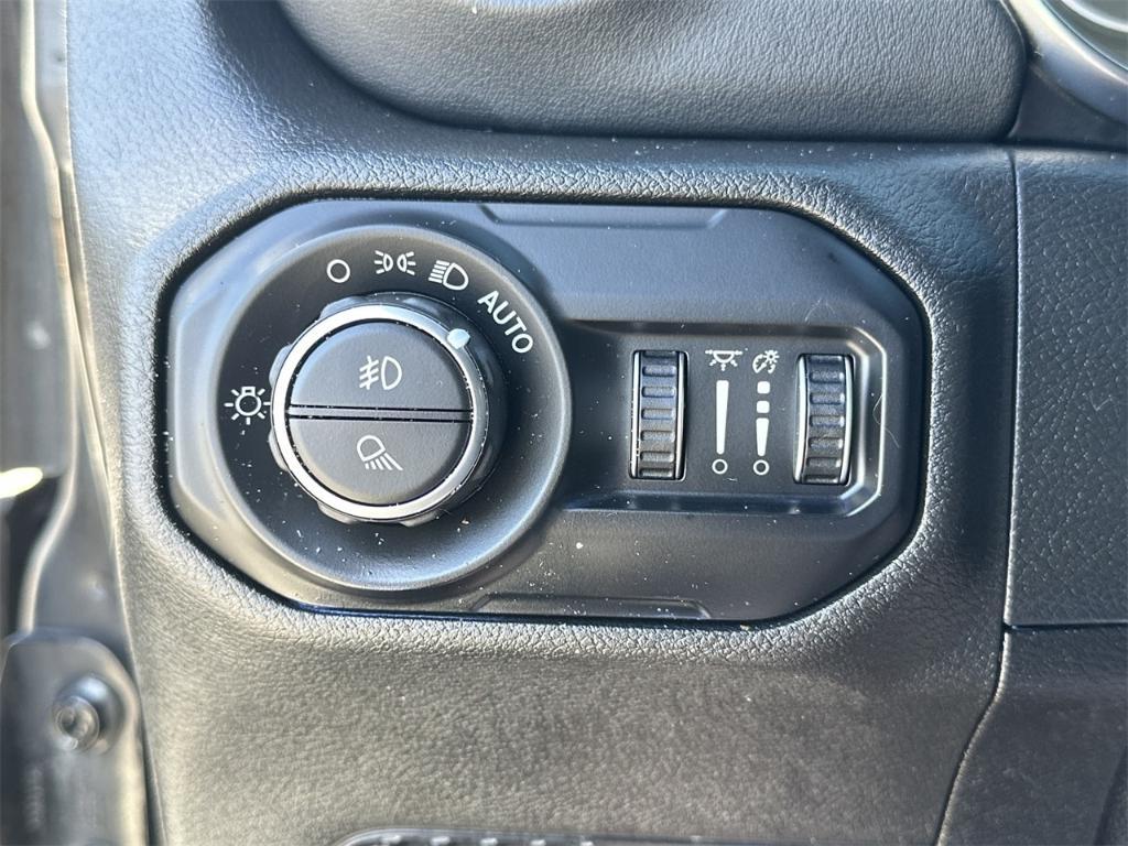 used 2021 Jeep Gladiator car, priced at $31,196