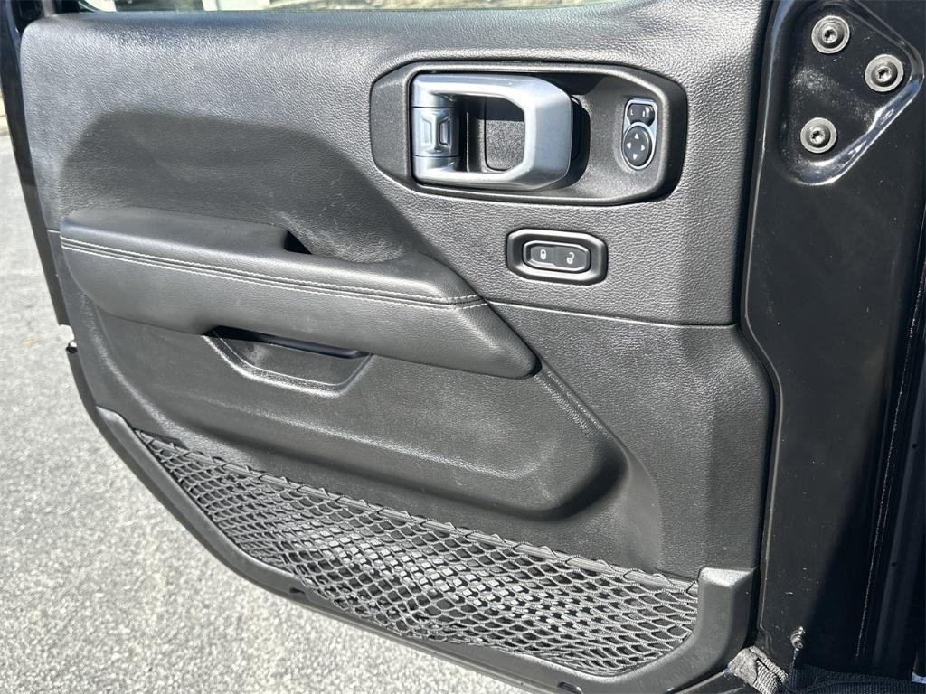 used 2021 Jeep Gladiator car, priced at $31,196