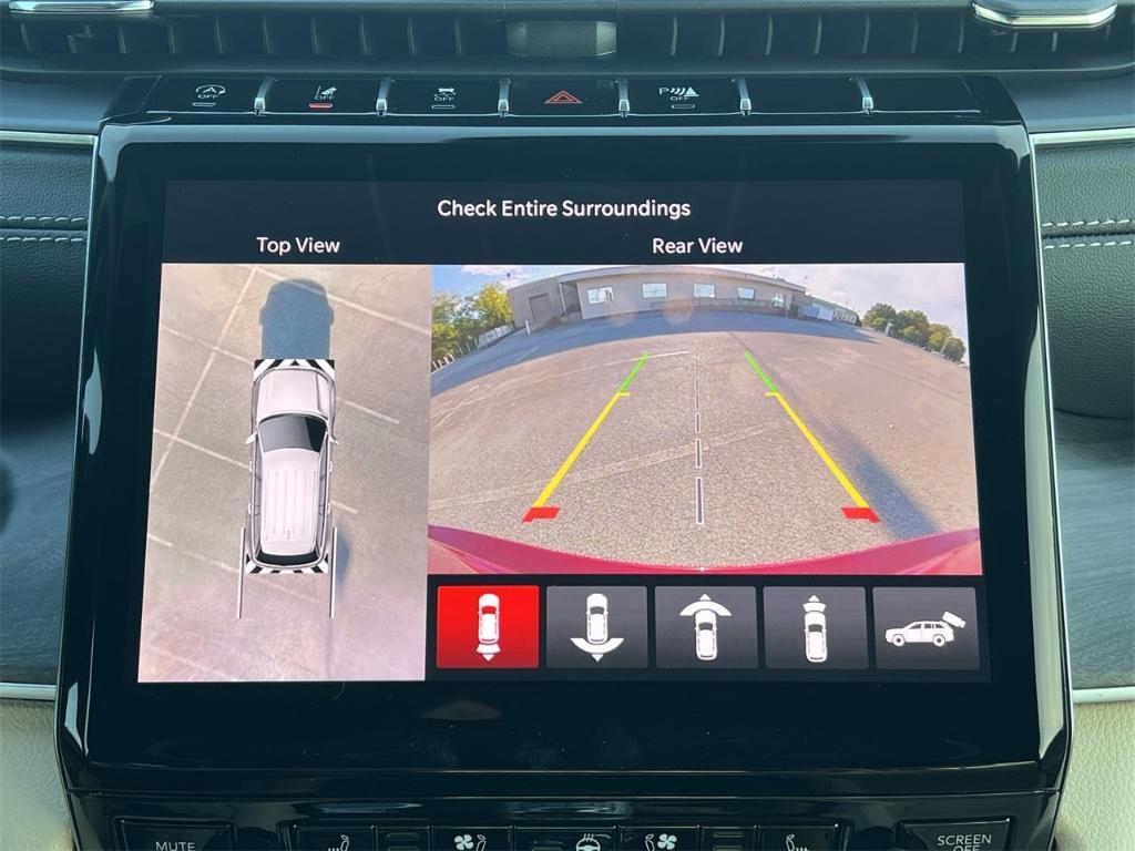 new 2025 Jeep Grand Cherokee car, priced at $55,660