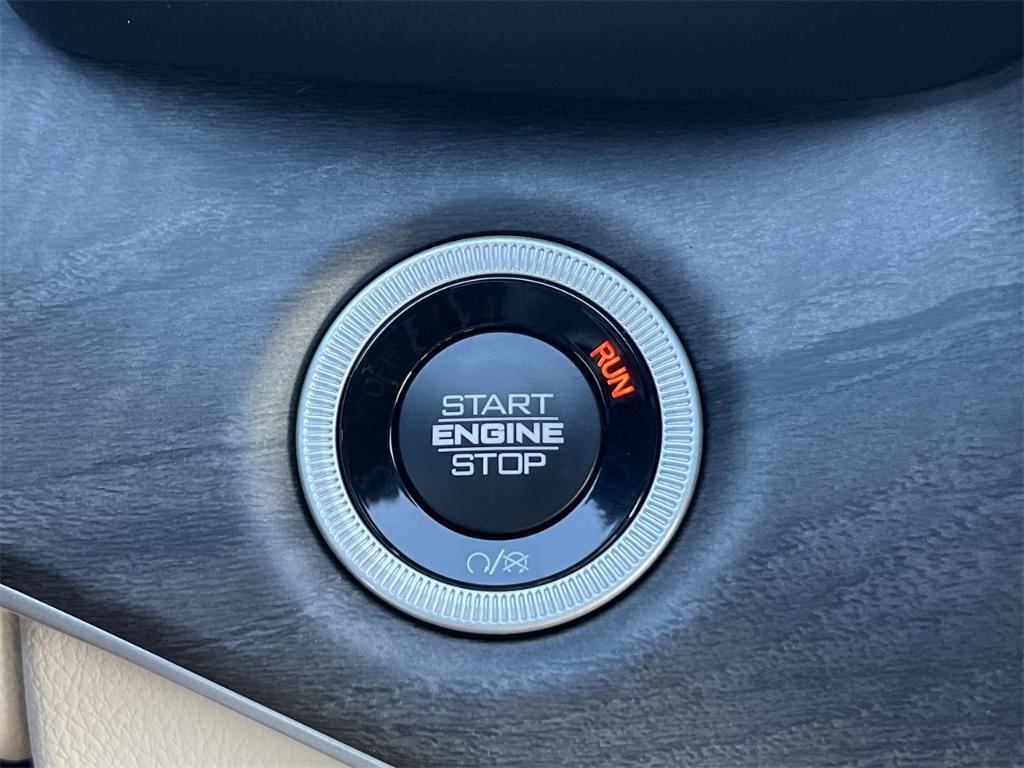 new 2025 Jeep Grand Cherokee car, priced at $55,660