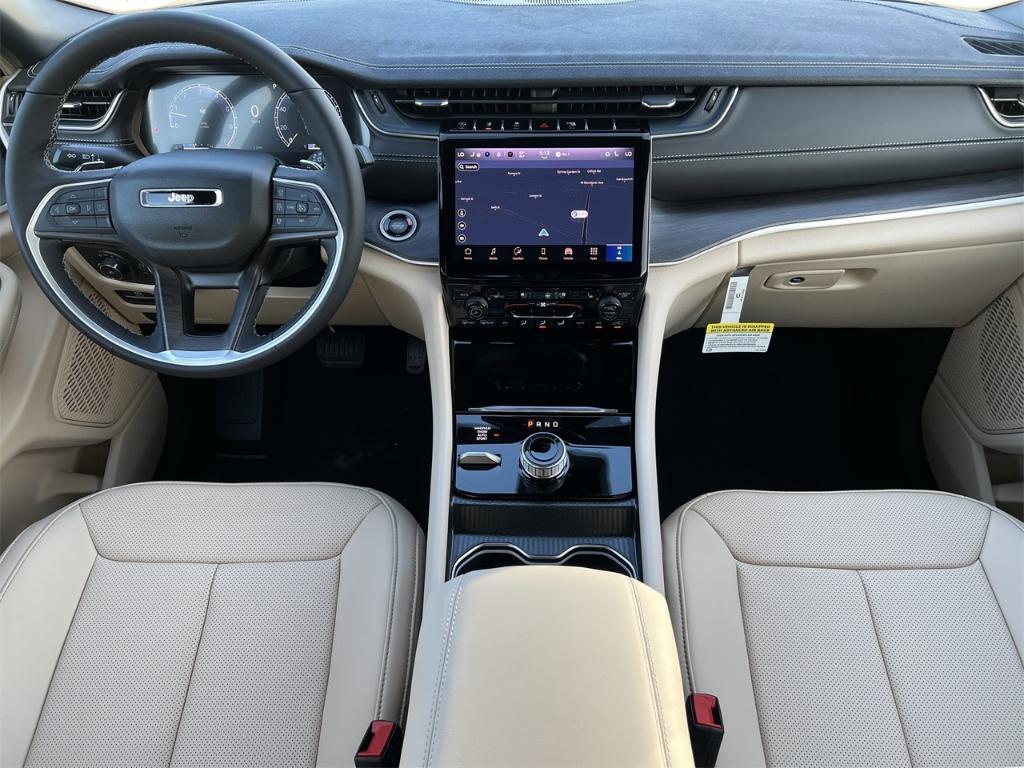 new 2025 Jeep Grand Cherokee car, priced at $55,660