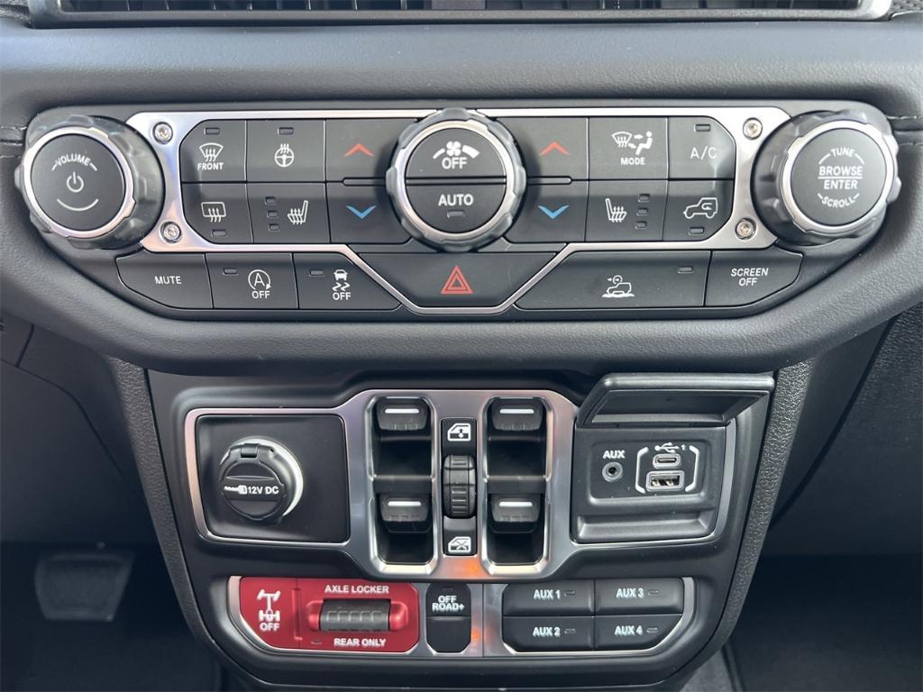 new 2025 Jeep Gladiator car, priced at $57,975