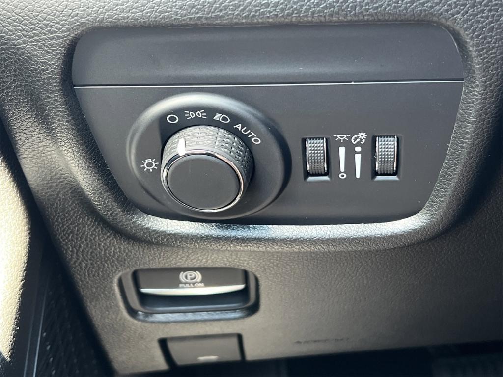 new 2025 Jeep Grand Cherokee L car, priced at $43,920