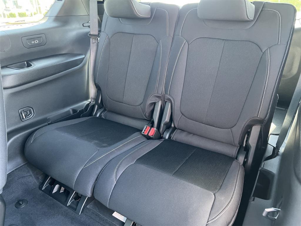 new 2025 Jeep Grand Cherokee L car, priced at $43,920