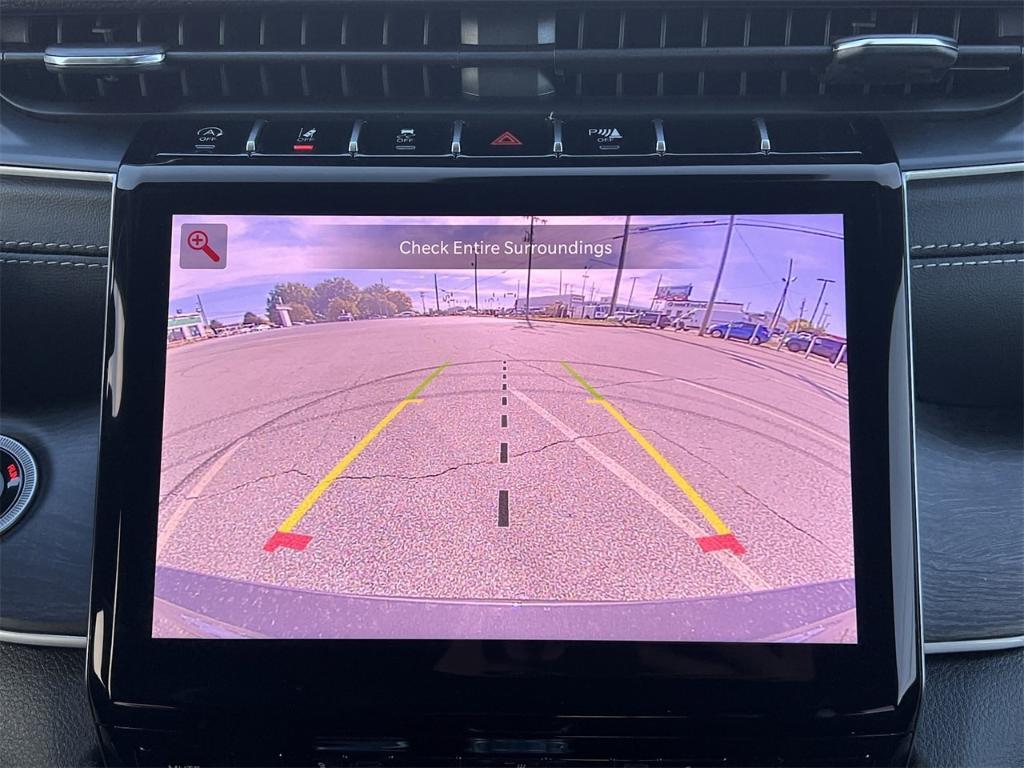 new 2025 Jeep Grand Cherokee L car