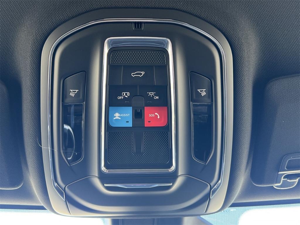 new 2025 Jeep Grand Cherokee L car