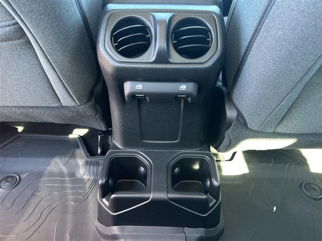 new 2025 Jeep Gladiator car